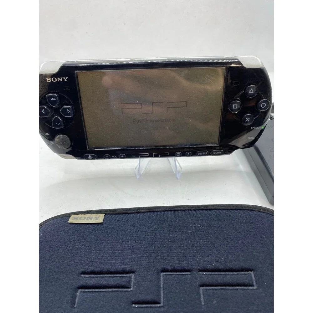 Sony PSP-3000 Piano Black Handheld Console case Battery & Charger